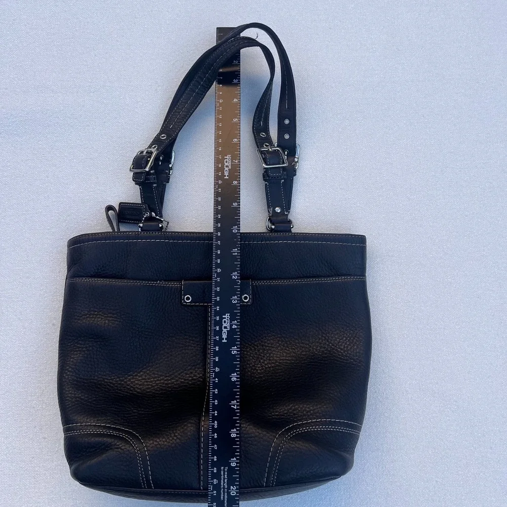 COACH Y2K Black Pebbled Leather Shoulder Bag Purse 2010 Tote F13089